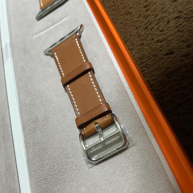 Hermes(エルメス)のApple Watch HERMES レザーベルト　ウォーブ　バレシア レディースのファッション小物(腕時計)の商品写真