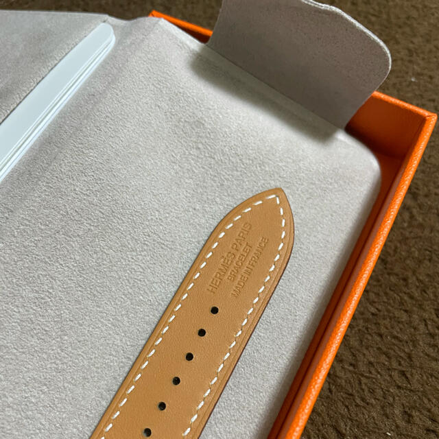 Hermes(エルメス)のApple Watch HERMES レザーベルト　ウォーブ　バレシア レディースのファッション小物(腕時計)の商品写真