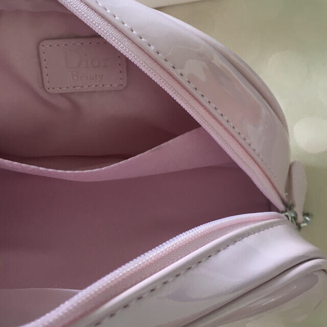 Christian Dior(クリスチャンディオール)のご専用　DIORポーチノベルティ　桜ピンク エンタメ/ホビーのコレクション(ノベルティグッズ)の商品写真