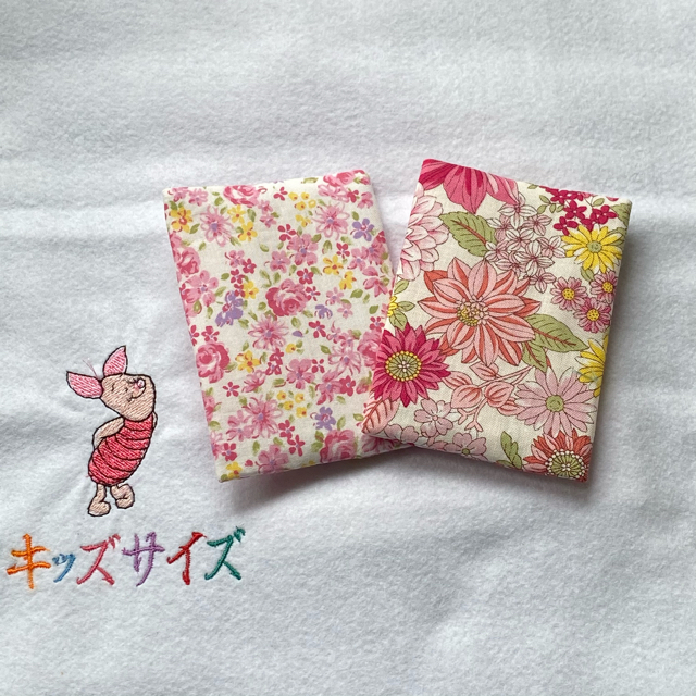 ピンク系花柄　ポケットティッシュケース ハンドメイドのキッズ/ベビー(外出用品)の商品写真