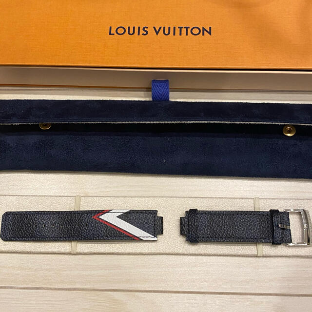 LOUIS VUITTON(ルイヴィトン)のルイヴィトン　時計　ベルト メンズの時計(腕時計(デジタル))の商品写真