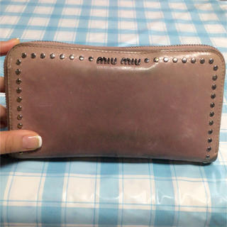 ミュウミュウ(miumiu)のMIU MIU♡スタッズ財布(財布)
