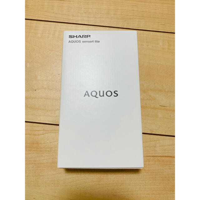 AQUOS(アクオス)の【るーぷ様専用】【新品未開封】AQUOS sense4 lite シルバー スマホ/家電/カメラのスマートフォン/携帯電話(スマートフォン本体)の商品写真