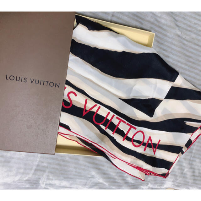 LOUIS VUITTON(ルイヴィトン)のLV 100％シルク ストール メンズのファッション小物(バンダナ/スカーフ)の商品写真