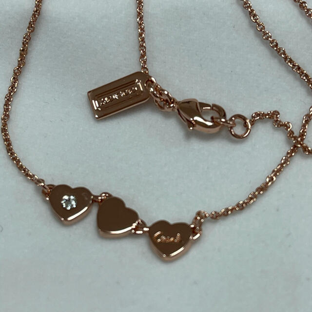 Coach コーチ Coach ハート3連ネックレス ピンクゴールドの通販 By けぷり S Shop コーチならラクマ Coach コーチ Coach ハート3連ネックレス ピンクゴールドの通販 By けぷり S Shop コーチならラクマ