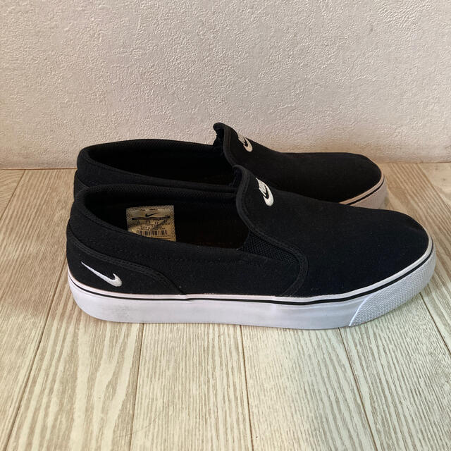 NIKE(ナイキ)のwmns Toki slip on 26.5cm メンズの靴/シューズ(スニーカー)の商品写真