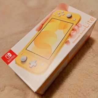 新品 未使用品 Switch lite イエロー(携帯用ゲーム機本体)