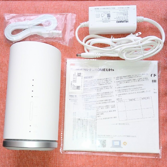 au(エーユー)の【ホームルーター】au Speed Wi-Fi HOME WHITE L01s スマホ/家電/カメラのPC/タブレット(PC周辺機器)の商品写真