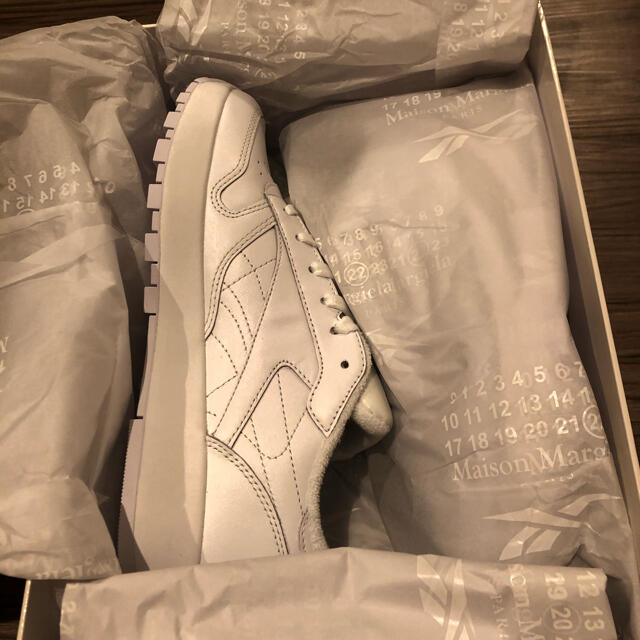 Maison Martin Margiela(マルタンマルジェラ)のMARGIELA REEBOK クラシック レザー リーボック レディースの靴/シューズ(スニーカー)の商品写真