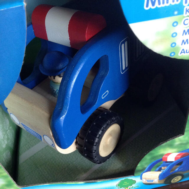 新品☆ワンダーワールド ミニポリスカー 木製 キッズ/ベビー/マタニティのおもちゃ(電車のおもちゃ/車)の商品写真
