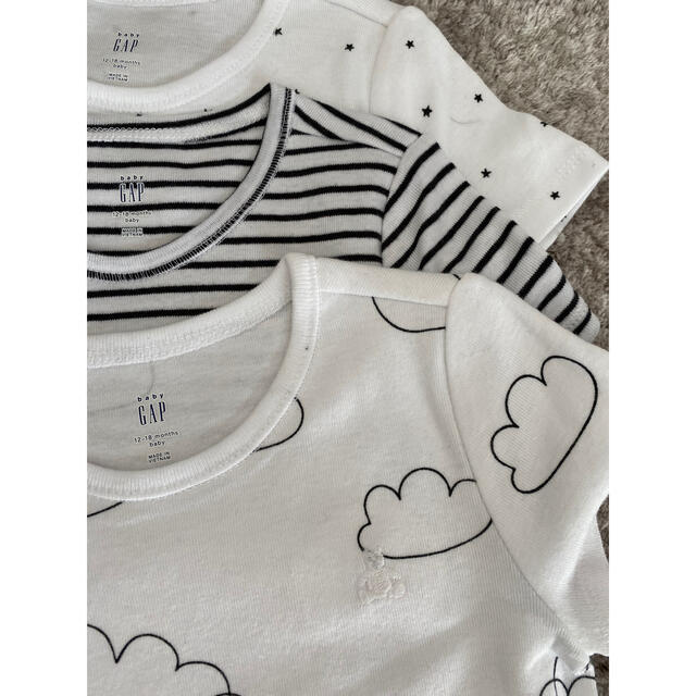 babyGAP(ベビーギャップ)のbaby gap 半袖ボディシャツ　新品未使用 キッズ/ベビー/マタニティのベビー服(~85cm)(肌着/下着)の商品写真