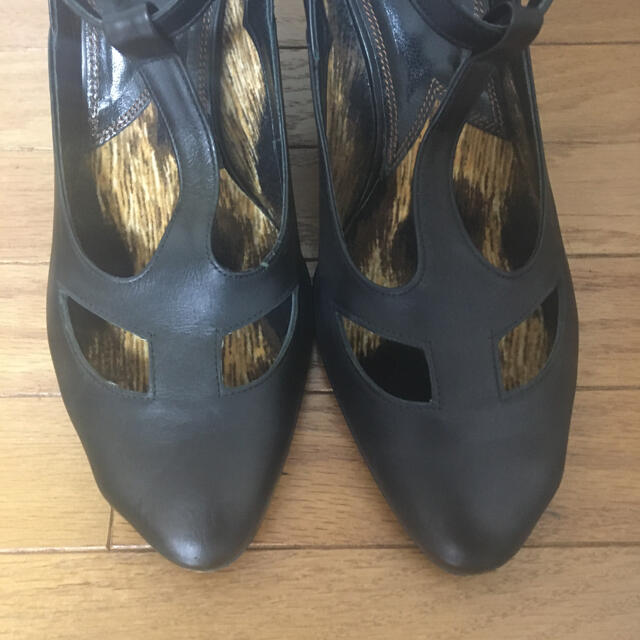 Vivienne Westwood(ヴィヴィアンウエストウッド)のvivienne westwood  黒色　パンプス レディースの靴/シューズ(ハイヒール/パンプス)の商品写真