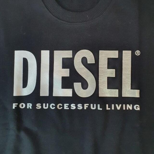 DIESEL(ディーゼル)の【新品・未使用】DIESEL KIDS シルバーロゴ スウェット 黒16Y キッズ/ベビー/マタニティのキッズ服男の子用(90cm~)(Tシャツ/カットソー)の商品写真