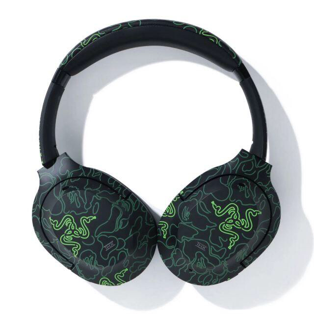 A BATHING APE(アベイシングエイプ)のRAZER BAPE NEON CAMO HEADSET ワイヤレスヘッドセット スマホ/家電/カメラのオーディオ機器(ヘッドフォン/イヤフォン)の商品写真