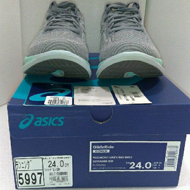 asics(アシックスショウジ)のアシックス　グライドライド　ランニングシューズ 24.0cm スポーツ/アウトドアのランニング(シューズ)の商品写真