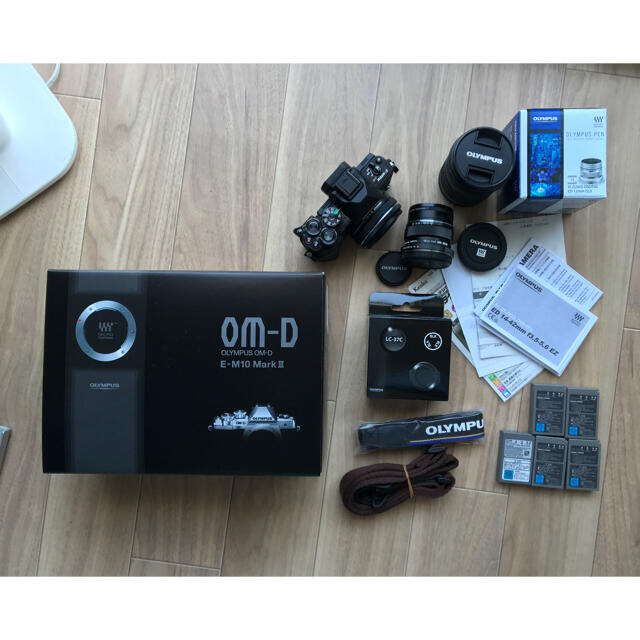OLYMPUS - F2.0単焦点レンズ付オリンパス OM-D E-M10 Mark3 ズームキット