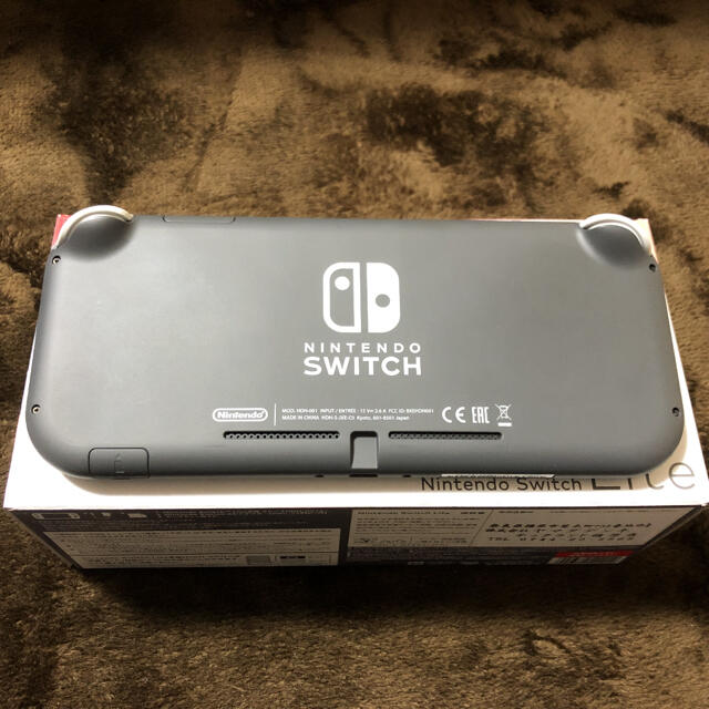 Nintendo Switch Liteグレー エンタメ/ホビーのゲームソフト/ゲーム機本体(家庭用ゲーム機本体)の商品写真