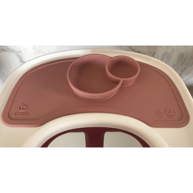 Stokke(ストッケ)のストッケトリップトラップ用　ezpz ピンク　ストッケ　イージーピージー キッズ/ベビー/マタニティの授乳/お食事用品(プレート/茶碗)の商品写真