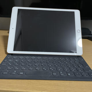 アイパッド(iPad)のsachichi様専用 iPad 第7世代  smart keyboardセット(タブレット)