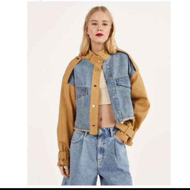 Bershka(ベルシュカ)のBershka デニム異素材ジャケット キャメルベージュ クロップド丈 レディースのジャケット/アウター(Gジャン/デニムジャケット)の商品写真