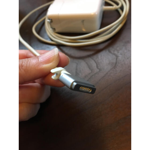 Mac (Apple)(マック)のApple純正 45W MagSafe2 電源アダプタ MacBook Air スマホ/家電/カメラのスマートフォン/携帯電話(バッテリー/充電器)の商品写真