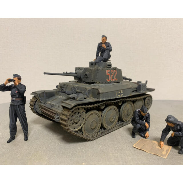 R629様専用タミヤ　1/35 ドイツ軽戦車38ｔ　E/F型　フィギュア4体付のサムネイル