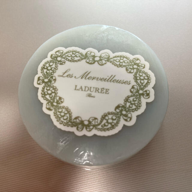 LADUREE(ラデュレ)の【新品未使用】LADUREE ボディソープ コスメ/美容のボディケア(ボディソープ/石鹸)の商品写真