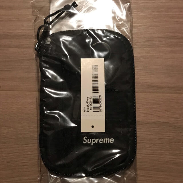 Supreme(シュプリーム)の 新品 Supreme 19aw Small Zip Pouch wallet メンズのファッション小物(その他)の商品写真