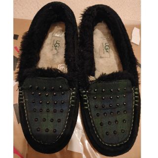 UGG アンスレー スタッズ モカシン