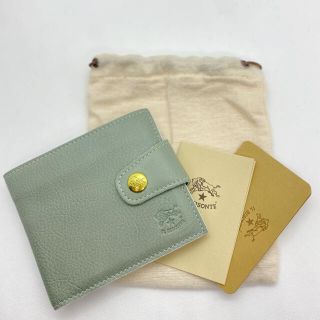 イルビゾンテ(IL BISONTE)の【超希少未使用】イルビゾンテ スナップ 二つ折り財布  SAGE セージグリーン(財布)