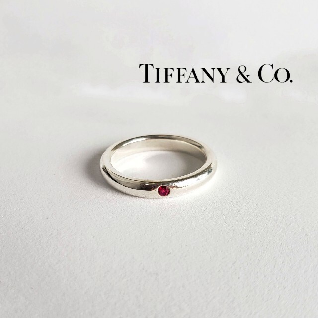 Tiffany & Co.(ティファニー)のティファニー　ルビー　バンドリング レディースのアクセサリー(リング(指輪))の商品写真