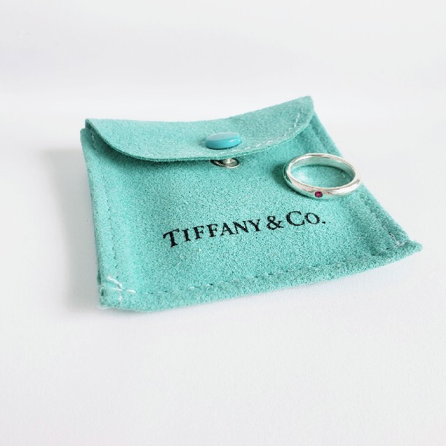 Tiffany & Co.(ティファニー)のティファニー　ルビー　バンドリング レディースのアクセサリー(リング(指輪))の商品写真