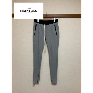 フィアオブゴッド(FEAR OF GOD)のFOG ESSENTIALS スウェットパンツ　ドローストリングパンツ(ワークパンツ/カーゴパンツ)