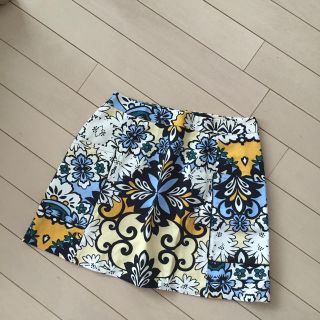 ザラ(ZARA)のくる様専用、ザラ ボタニカルスカート。(ミニスカート)