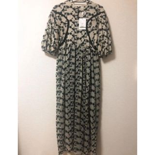 「ペコ様専用CLANE EMBROIDERY FLOWER ONE PIECE」に近い