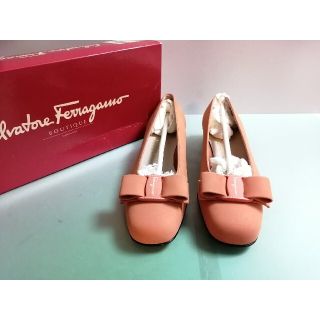 サルヴァトーレフェラガモ(Salvatore Ferragamo)の値下げ‼️未使用 ！サルヴァトーレフェラガパンプス(ハイヒール/パンプス)