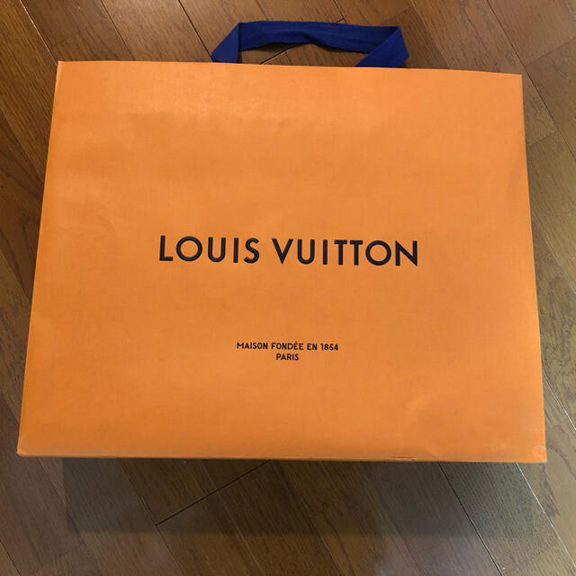 LOUIS VUITTON - ルイヴィトン ショップ袋 紙袋の通販 by 暁's shop｜ルイヴィトンならラクマ