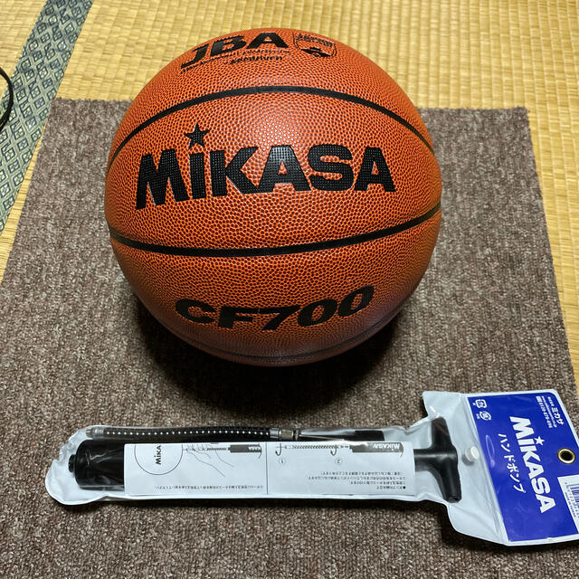 MIKASA(ミカサ)のバスケットボール7号＋ハンドポンプ スポーツ/アウトドアのスポーツ/アウトドア その他(バスケットボール)の商品写真