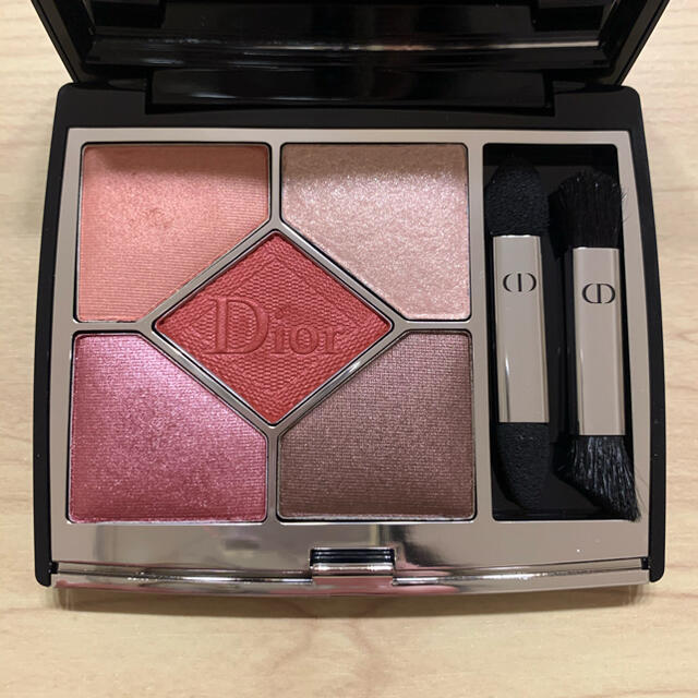 Dior サンククルールクチュール 879 ルージュトラファルガー