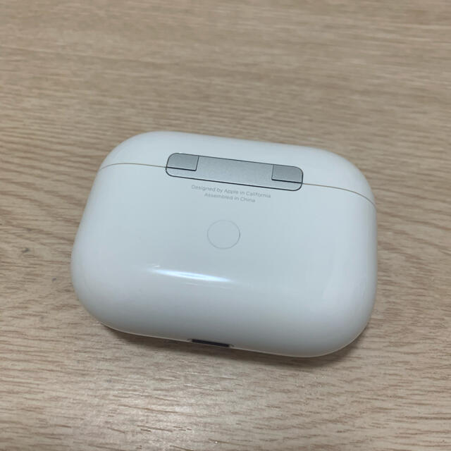 Apple(アップル)のAirPods Pro スマホ/家電/カメラのオーディオ機器(ヘッドフォン/イヤフォン)の商品写真