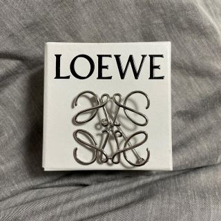 ロエベ(LOEWE)のLOEWE アナグラムブローチ(ブローチ/コサージュ)