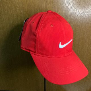 ナイキ(NIKE)の海外モデル 新品 NIKE ナイキ キャップ 赤白 レッド ローキャップ(キャップ)