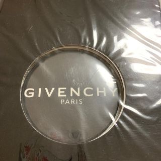 ジバンシィ(GIVENCHY)のVOGUE   JAPAN2015年6月号付録　GIVENCHY   缶バッジ(その他)