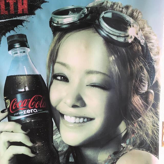 安室奈美恵 コカコーラzero垂れ幕