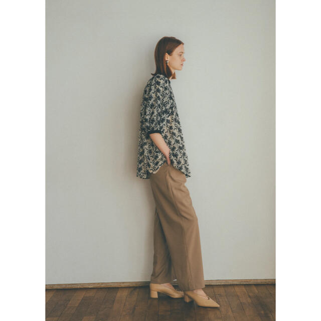フラワーレ CLANE FLOWER LACE ARCH LINE BLOUSEの通販 by raizo's