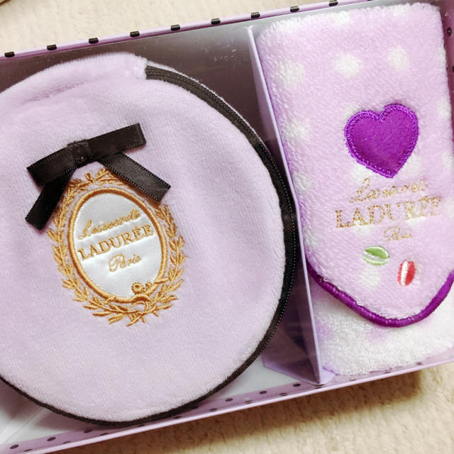 Les Merveilleuses LADUREE(レメルヴェイユーズラデュレ)のラデュレ・ポーチセット レディースのファッション小物(ポーチ)の商品写真