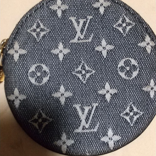 LOUIS VUITTON - 最終値下げルイヴィトン 丸型小銭入れの通販 by ノブ