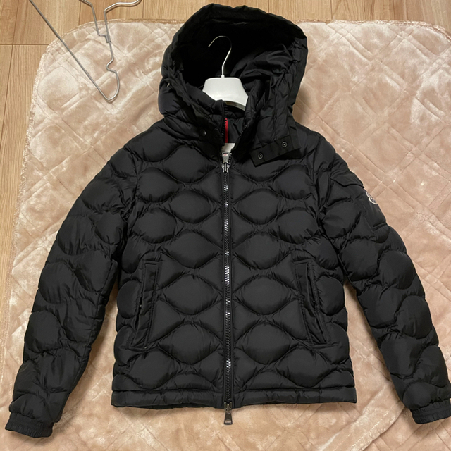 MONCLER(モンクレール)のモンクレールMORANDIERES メンズのジャケット/アウター(ダウンジャケット)の商品写真