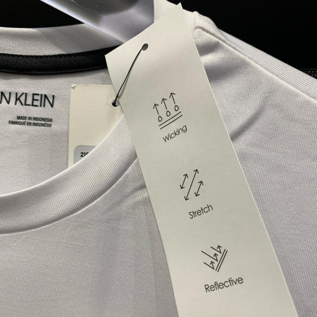 Calvin Klein(カルバンクライン)の【新品】Calvin Klein  Tシャツ S(US)速乾ストレッ/チ反射 メンズのトップス(Tシャツ/カットソー(半袖/袖なし))の商品写真