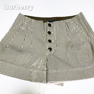 バーバリーブルーレーベル(BURBERRY BLUE LABEL)の【BURBERRY】ストライプ ロゴメタルボタン ショートパンツ(ショートパンツ)